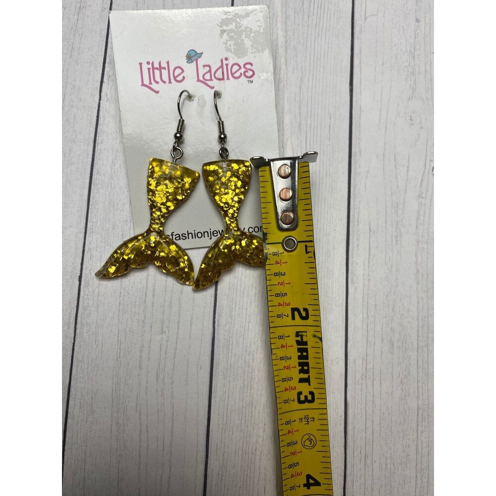 Little Ladies Mermaid Tail Earrings 2 Pieces Yellow Glitter Resin